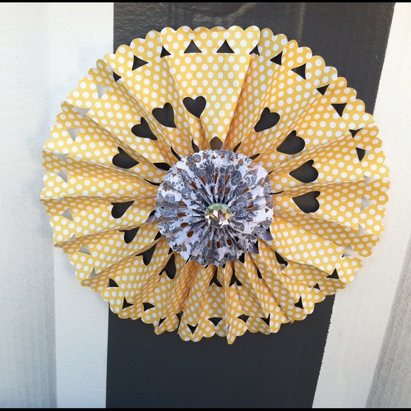 Profile Picture of Ashleigh Luviano (@aluv25) on Poshmark