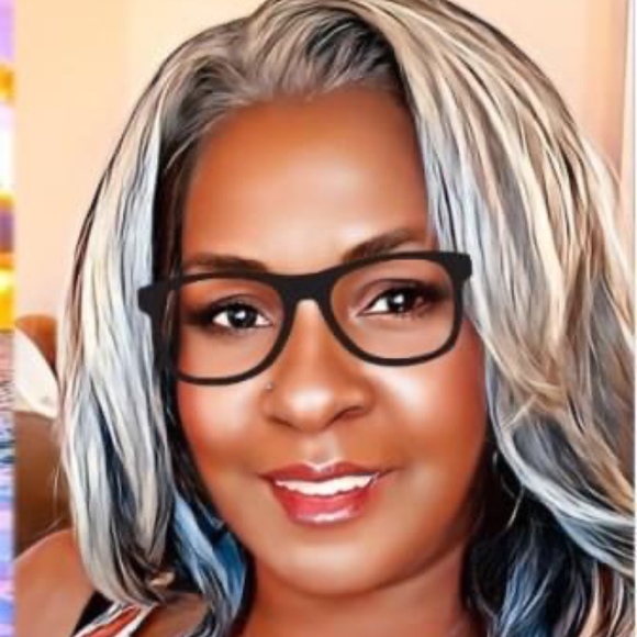 Profile Picture of Phyllis Thompson (@phyllisda1) on Poshmark