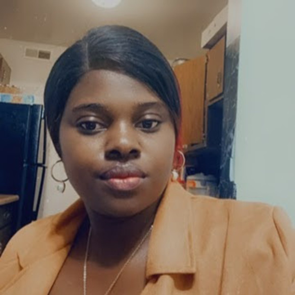 Profile Picture of Bernice Tsaku (@tsakubernice) on Poshmark