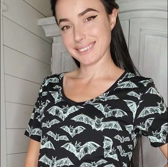 Profile Picture of Crystal Salmon (@cs88) on Poshmark