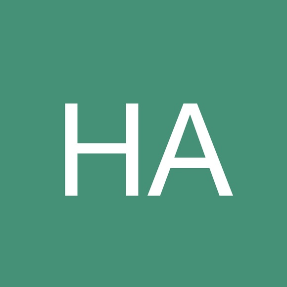 Profile Picture of Haley Albert (@hla1994) on Poshmark