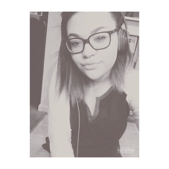 Profile Picture of Seani Slaughter (@seanis) on Poshmark