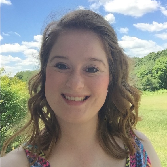 Profile Picture of Shaye Brewer (@shabrewer) on Poshmark