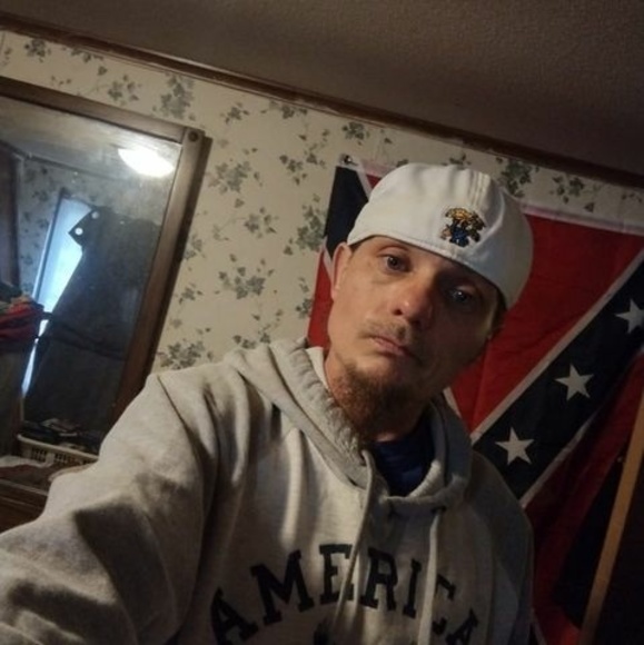 Profile Picture of Paul Vaughn (@vaughnpaul22250) on Poshmark