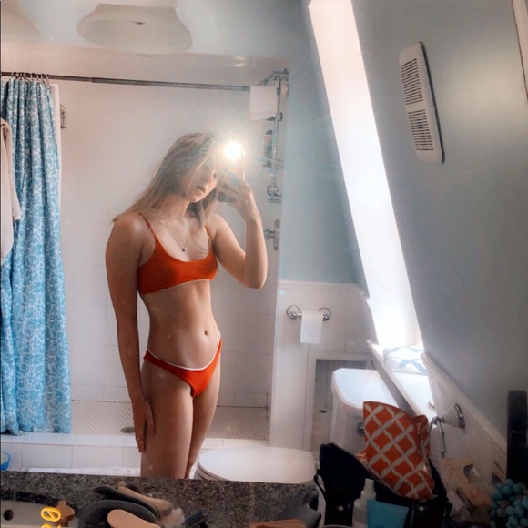 Profile Picture of Sophie Auchterlonie (@sophiea7417) on Poshmark