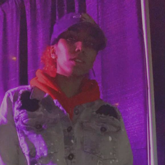 Profile Picture of Hazel Guzman (@hazel2cute) on Poshmark