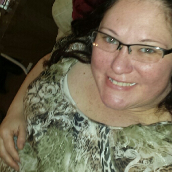 Profile Picture of Roberta Ramirez (@rororamirez) on Poshmark
