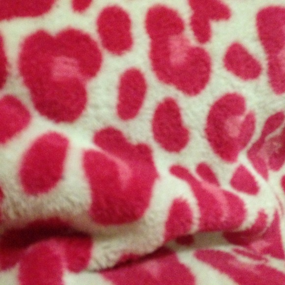 Profile Picture of Laura Milleville (@lmilleville) on Poshmark