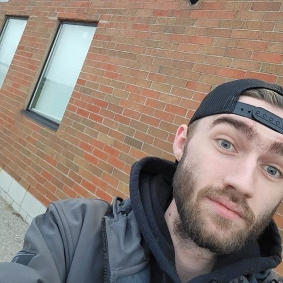 Profile Picture of Christian Batton (@christianbatton) on Poshmark