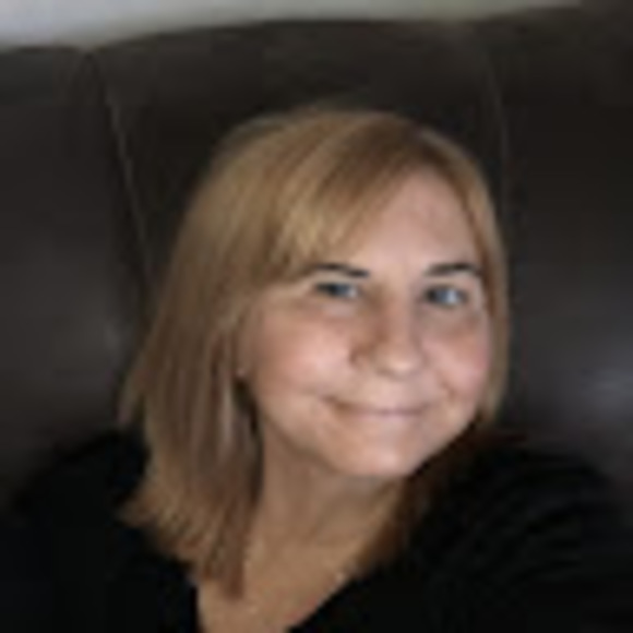 Profile Picture of Maria Rohlman (@maria_rohlman) on Poshmark