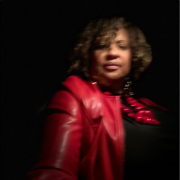 Profile Picture of Cheryl Hartfield (@clcshaw45) on Poshmark