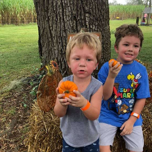 Profile Picture of Polly Daniels (@llmssprssy) on Poshmark