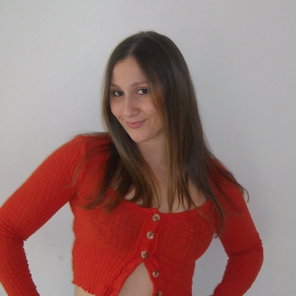 Profile Picture of Lauren Catherall (@lncath) on Poshmark