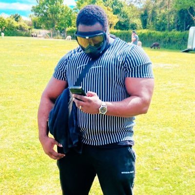 Profile Picture of LICENSED BODYGUARD (@HenchAsPossible) on Twitter