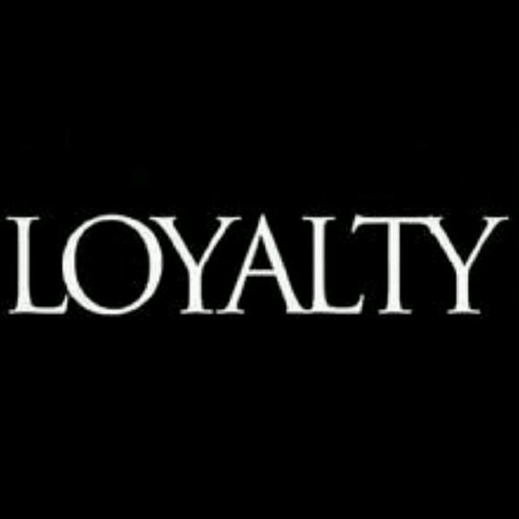 Profile Picture of Rae Edwards (@msraelove) on Poshmark