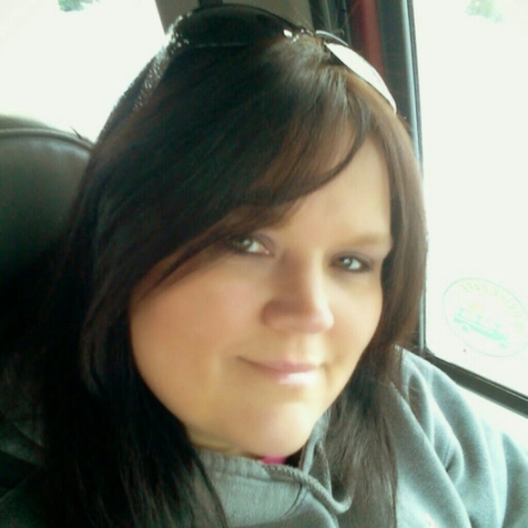 Profile Picture of Susan Zwierlein (@lunatics_lady) on Poshmark