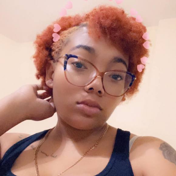 Savannah Maxwell - Poshmark Profile Picture of Savannah Maxwell (@savannahmaxw169) on Poshmark