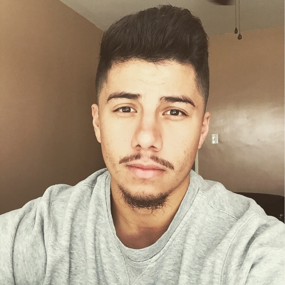 Profile Picture of Cesar Rivas (@cesar2423) on Poshmark