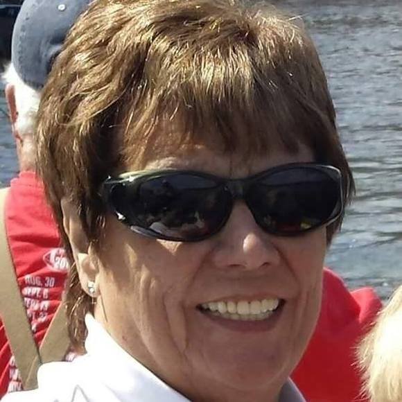 Profile Picture of Merita Dinnauer (@mldmfd) on Poshmark