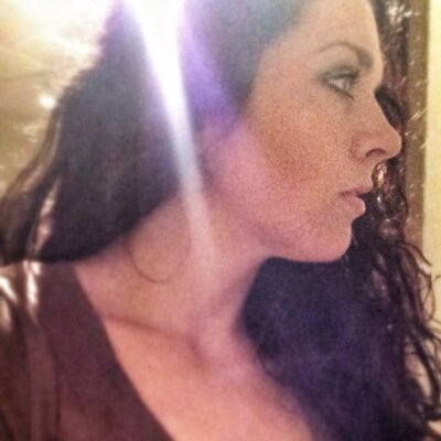 Profile Picture of Courtney Maloney (@lovelyandyouxo) on Twitter
