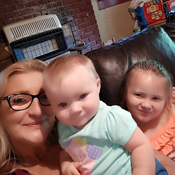 Profile Picture of Hannah Forester (@treebumper09) on Poshmark