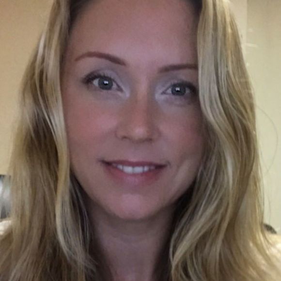 Profile Picture of Kathryn Pummell (@kathrynpummell) on Poshmark