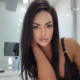 Profile Picture of Stella Ivy Vinet (@StellaIvyVinet) on Pinterest