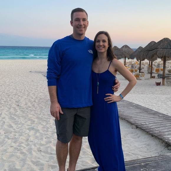 Profile Picture of Carrie Campbell (@cdelzell) on Poshmark