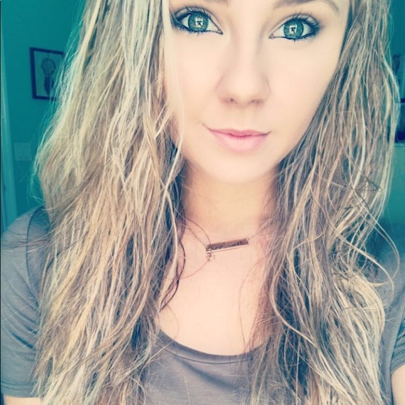 Profile Picture of Jessica Lama (@jessica110313) on Poshmark