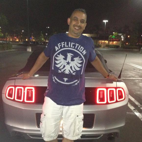 Profile Picture of Michael Lal (@mikelal75) on Poshmark