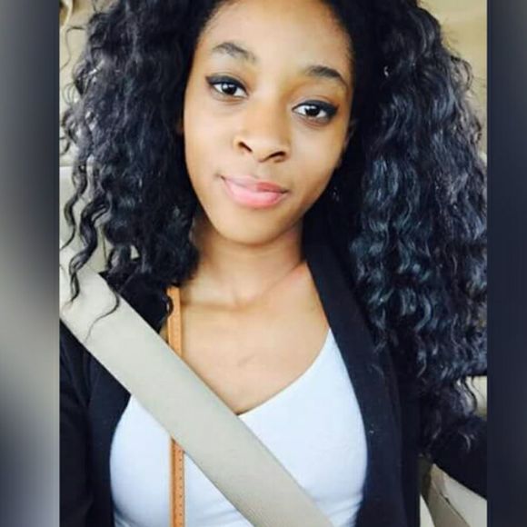 Profile Picture of Maya Kemp (@missmaya16) on Poshmark