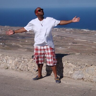 Profile Picture of Jonathan Etheart (@EthsWorld) on Twitter