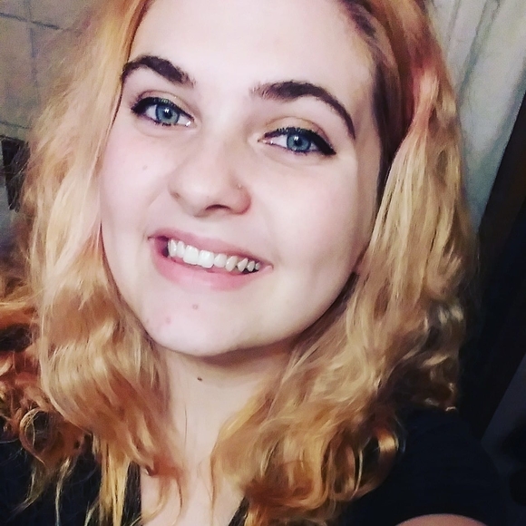 Profile Picture of Rebekah Pettice (@rpettice15) on Poshmark