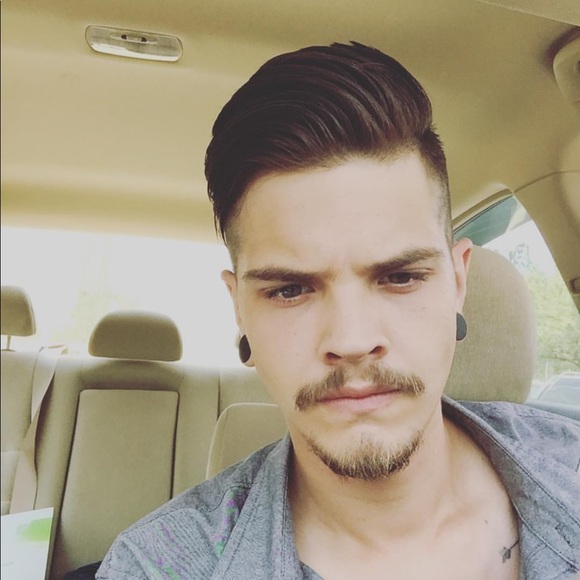 Profile Picture of Chris Shoemaker (@cashoemaker94) on Poshmark