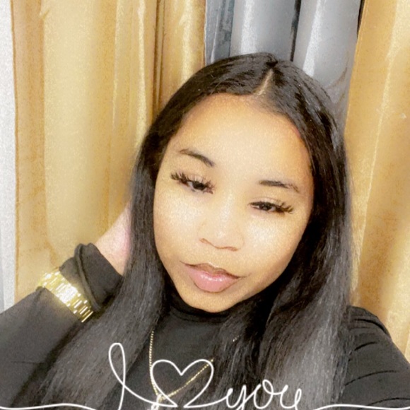 Profile Picture of Raven Stephens (@ravenstephens03) on Poshmark