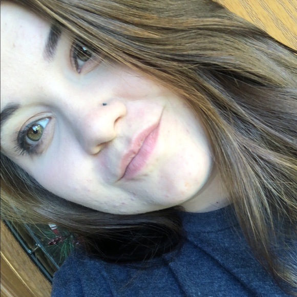 Profile Picture of Caitlin Sandlin (@caitlinsandlin) on Poshmark