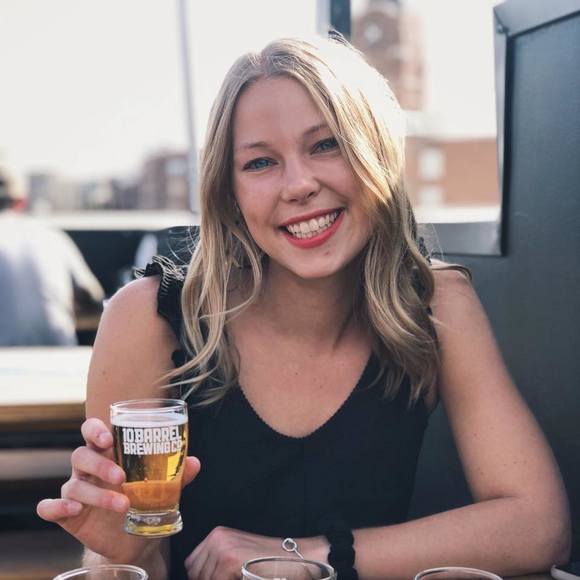Profile Picture of Hannah Duerst (@hannahduerst) on Poshmark