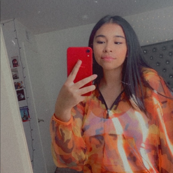 Profile Picture of Moani Patlan (@moanipatlan) on Poshmark