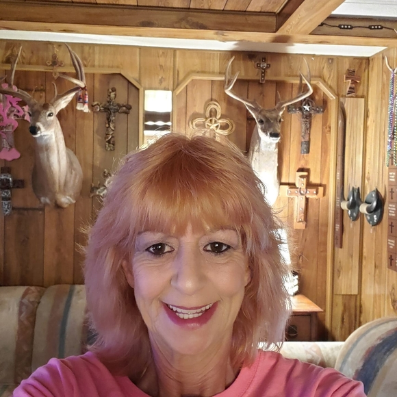 Profile Picture of Ronda Chadwell tucker (@redneckronda) on Poshmark