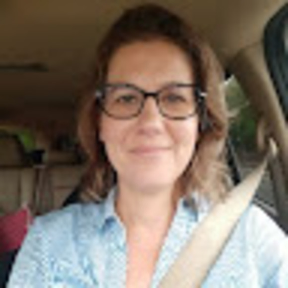 Profile Picture of Alyssa Waitkus (@arwaitkus) on Poshmark