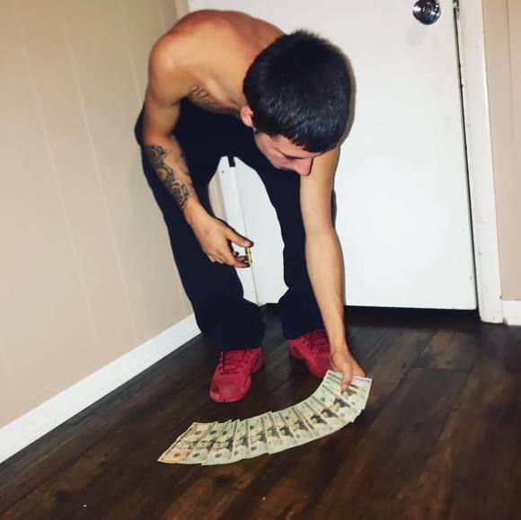 Profile Picture of Brandon Huff (@brandonhuff597) on Poshmark