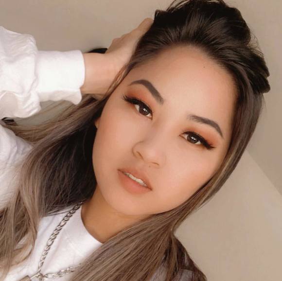 Profile Picture of Maui Arambulo (@miy00) on Poshmark