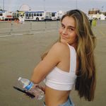 Profile Picture of lauren roberts ✰ ✰ (@laurenrob) on Instagram