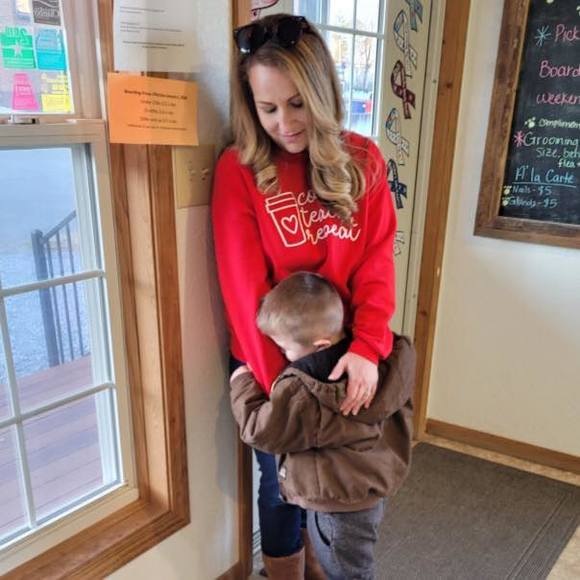 Profile Picture of Courtney Neugebauer (@c_neugebauer) on Poshmark