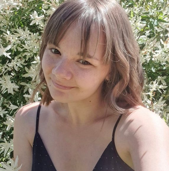 Profile Picture of Lorine Peltier (@lorinep) on Poshmark