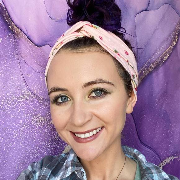 Profile Picture of Kayla Duarte (@k_duarte) on Poshmark