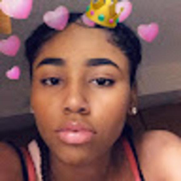 Profile Picture of Tishawna Rowe (@shawnalashay01) on Poshmark