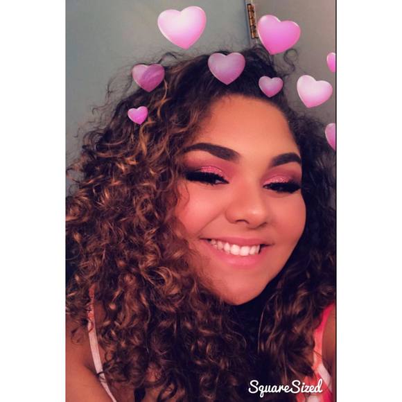 Profile Picture of Shelby Mahran (@cheerxcheer) on Poshmark