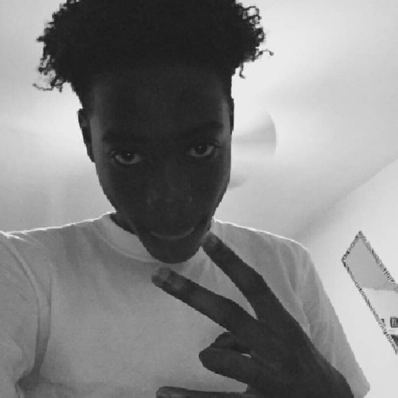 Profile Picture of Jeremiah Shields (@erieavejay) on Poshmark