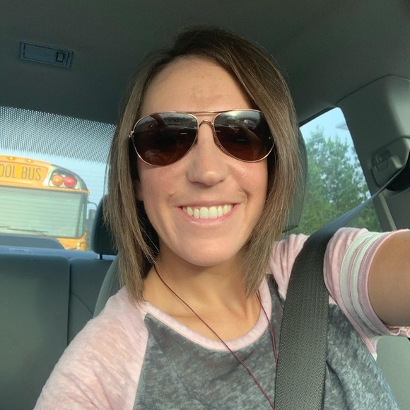 Profile Picture of Victoria Winningham (@v_k_winningham) on Poshmark